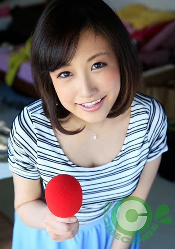 椿かなり 某女子アナ似の綺麗なお姉さんがオチンチンをマイクに見立てて突撃レポートしちゃってます！ 椿かなり パッケージ画像